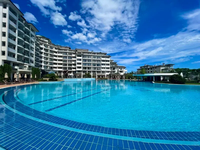 Emerald resort (1)
